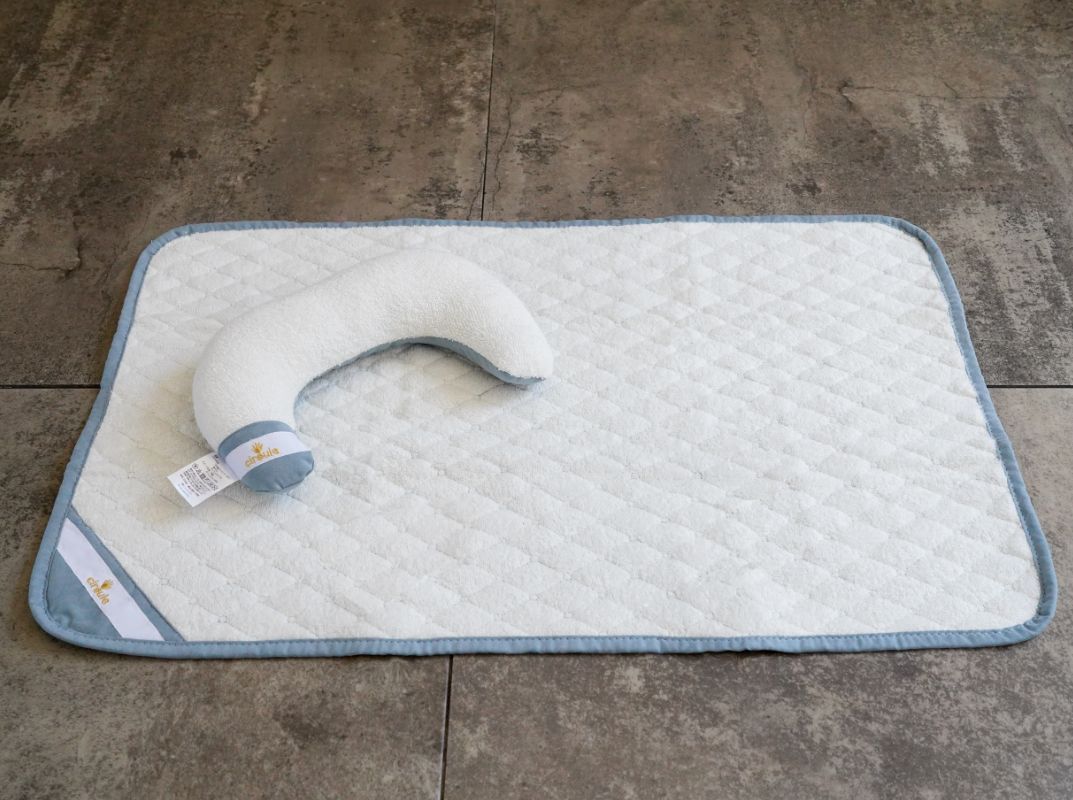 Recovery Mat + Recovery Pillow Surface: Off-White × Pale Blue